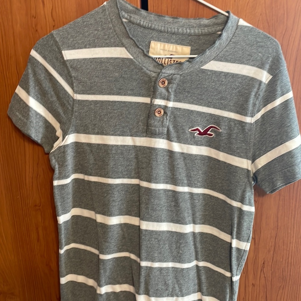 Hollister T-shirt Gray White Striped Size S